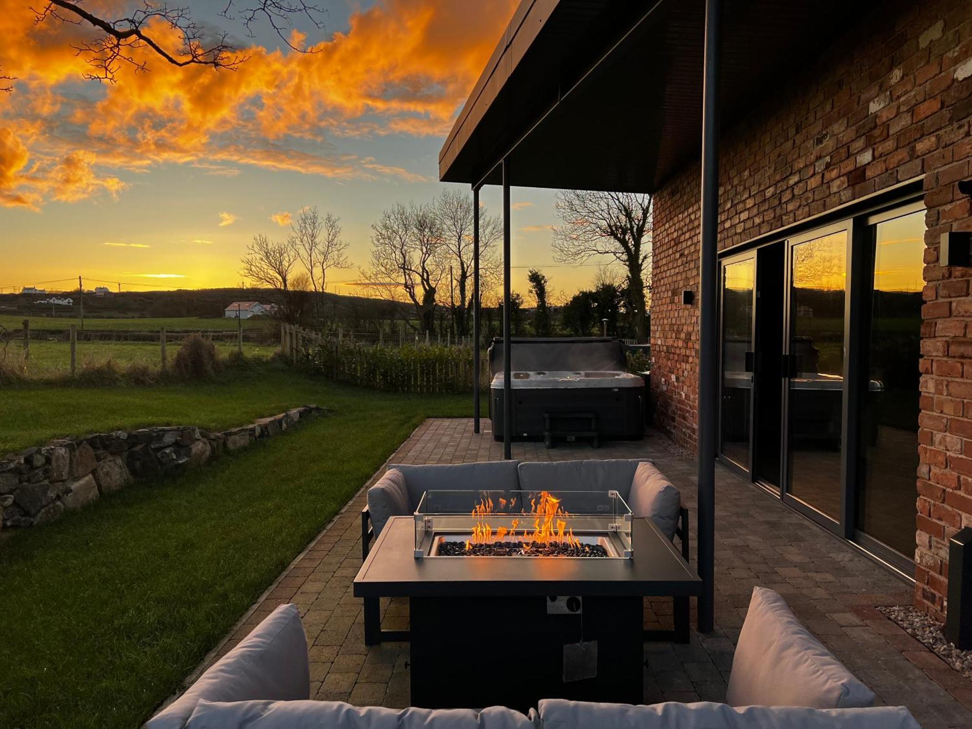 The Barn At Corrstown Village Portrush Extérieur photo